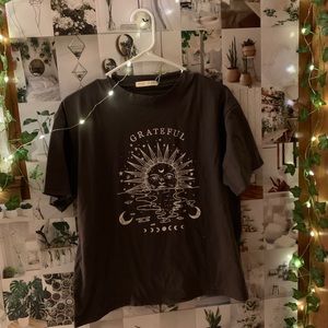 nwt gray graphic tee !